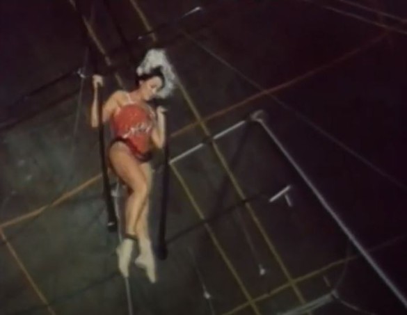 Кадр из фильма "Цирк зажигает огни" (1972) / Youtube