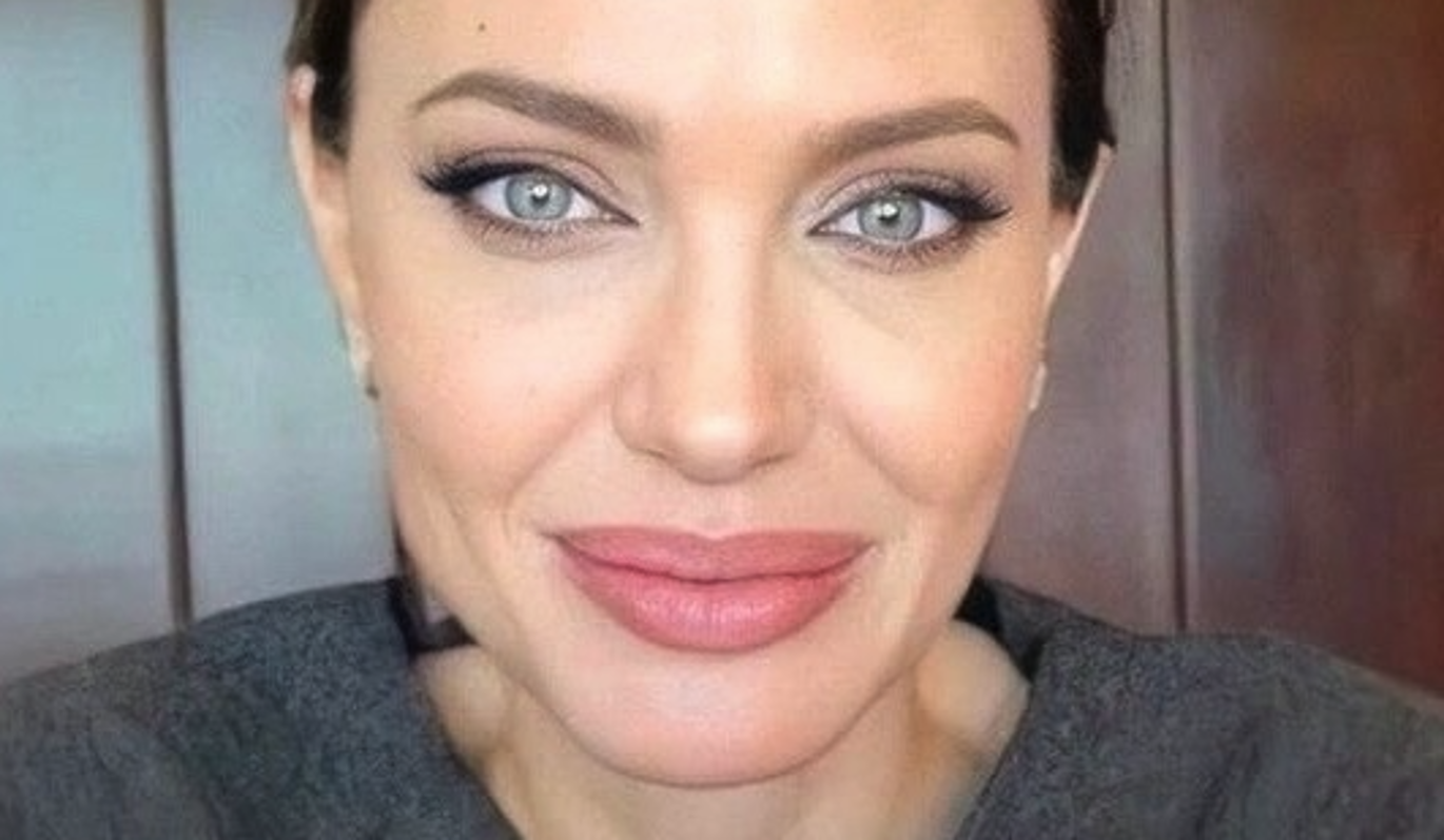 Анджелину Джоли сняли на свидании со звездой фильма "Мастер и Маргарита" Аугустом Дилем